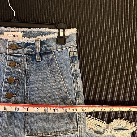 Evidnt Button Fly Raw Hem Distressed Jeans - Picture 10 of 15